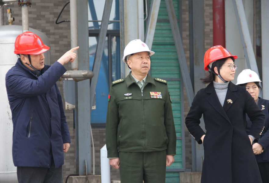 常州市委常委、常州军分区大校司令员廖鹏一行来威尼斯98488调研公司党管武装相关工作